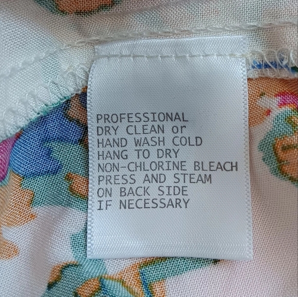 crop top blouse, Christian Siriano, size S,M, 100% rayon, bare shoulders. - Picture 11 of 12